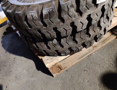 2 kosa  viličarska guma Ecosolid TR LOC 7.00-12 5.0