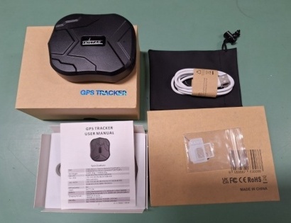 5 kompletov - GPS lokator (npr. avtomobilov, opreme, kontejnerjev, itd..) 
znamke TKSTAR,  model TK9