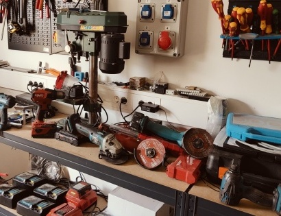 AKU KOTNE BRUSILKE MAKITA, HILTI - 3 KOM