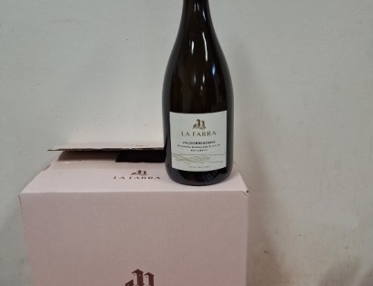 Belo, peneče vino v steklenici 
LA FARRA VALDOBBIADENE PROSECO SUPERIORE D.O.C.G., BRUT NATURE, SIU
