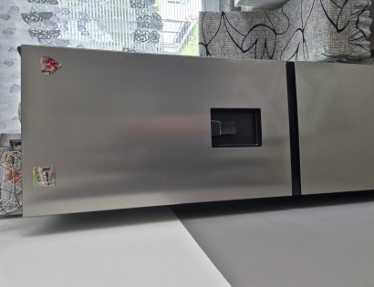 HLADILNIK Z ZAMRZOVALNIKOM HISENSE  300,00