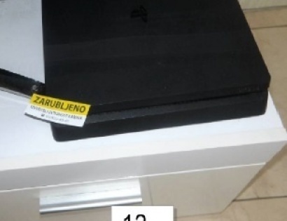 IGRALNA KONZOLA SONY PS4