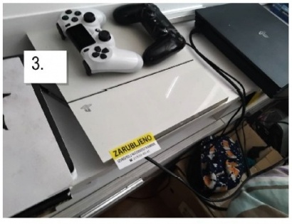 IGRALNA KONZOLA SONY PS4 - BELE BARVE