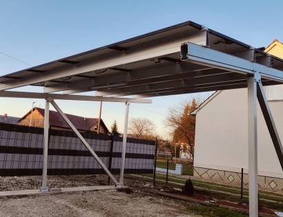MONTAŽNI KOVINSKI NADSTREŠEK ZA VOZILA, 
S SOLARNIMI PANELI