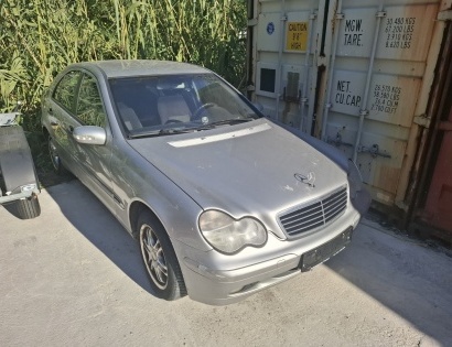 Motorno vozilo Mercedes Benz, tip: C180  
Letnik izdelave: 2001
vin št: WDB2030351A101352,  
datum p