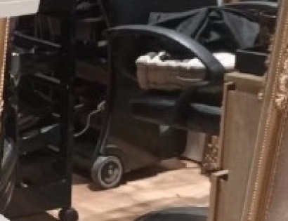 OGLEDALA VELIKA 5x (KOM.= 200,00 €) na naslovu Tržaška c 19, Logatec RCZ zap. št. 5