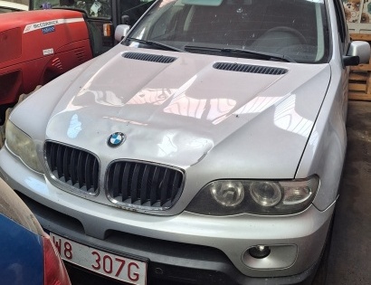osebno vozilo BMW X5, vin: WBAFA1030LT55171
Opomba: Vozilo nikoli ni bilo registrirano v Republiki S