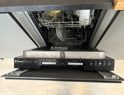 Pomivalni stroj Candy X9