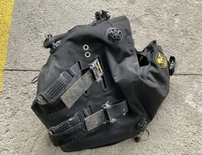 Potapljaški telovnik črne barve Poisedon velikosti XL