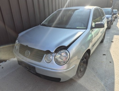Prodaja se osebno vozilo volkswagen polo 1,4 letnik 2003, prevoženih kilometrov 248.313, v zelo slab