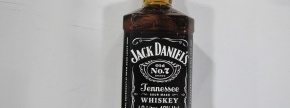 Prodajamo: 18 kos  alkoholne pijače Jack Daniels, 1L, alk. 40%, 18 kos alkoholna pijača Jagermeister