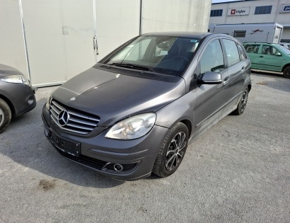 Rabljen osebni avtomobil MERCEDES BENZ B 180 CDI
Datum prve registracije: 17. 12. 2012- Francija 
Ne
