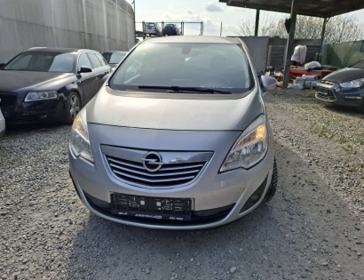 Rabljen  osebni avtomobil, OPEL MERIVA 1.7 DTI 16 V
Datum prve registracije: 21. 8. 2012- Francija