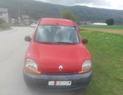 Rabljeno kombinirano vozilo znamke RENAULT KANGOO / 1.4  (bencin) 
Datum prve registracije: 5.4.2001