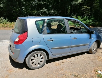 RENAULT SCENIC / 1.5 / DCI
VIN:VF1JMSE0638480612
LETNIK 2007
prevoženi kilometri po števcu:320000