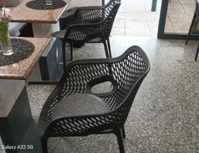 STOLI ČRNI 10X (KOM. = 100,00 €()