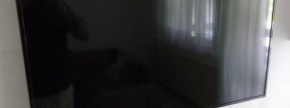 TV LCD SAMSUNG, s stenskim nosilcem