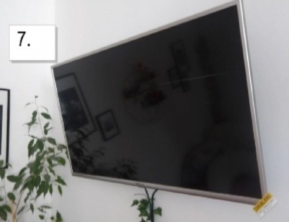 TV LCD TESLA + stenski nosilec
