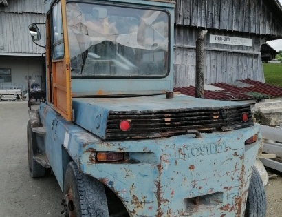 viličar Litostroj
tip:V8-DS
letnik 1979