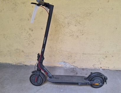 Vrsta premičnine: rabljen električni skiro
Znamka: Xiaomi Electric Scooter 3 lite
Opis: št. okvirja: