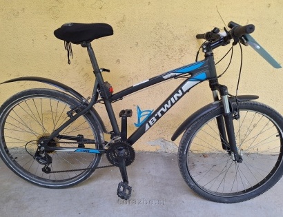 Vrsta premičnine: rabljeno kolo
Znamka: B-twin Rock Rider 340
Opis: črno modre barve, ser. št. 0000