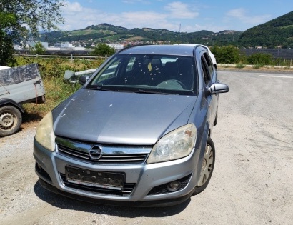 Vrsta prevoznega sredstva: Osebno vozilo 
Znamka in model: OPEL ASTRA / CAR. 1.9 / DT
VIN: W0L0AHL35