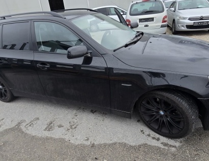 Vrsta prevoznega sredstva: rabljen osebni avtomobil 
Znamka: BMW 520 Touring d Aut.
Datum prve regis