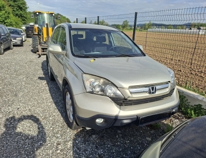 Vrsta prevoznega sredstva: rabljen osebni avtomobil 
Znamka: Honda CR-V 2.0 Aut.
Datum prve registra