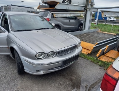 Vrsta prevoznega sredstva: rabljen osebni avtomobil 
Znamka: Jaguar X Type 3.0
Datum prve registraci