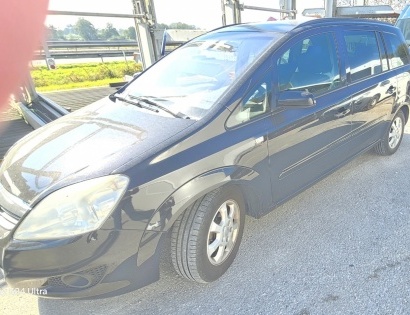 Vrsta prevoznega sredstva: rabljen osebni avtomobil 
Znamka: Opel Zafira 1,8 16V 
Letnik 2008 
Števi