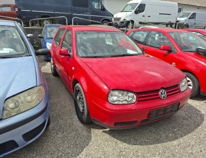 Vrsta prevoznega sredstva: rabljen osebni avtomobil 
Znamka: Volkswagen Golf 1.9
Datum prve registra