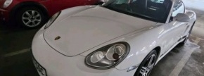 Znamka in model: Porsche Cayman
Tip vozila: osebno vozilo
Barva: bela
Lokacija vozila: Letališče Lju